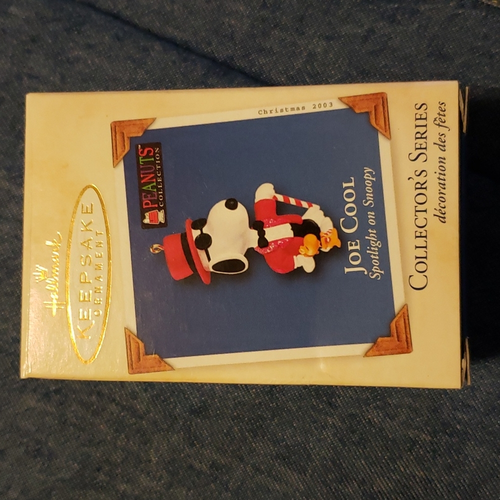Hallmark 2003 Joe Cool Peanuts Snoopy Ornament